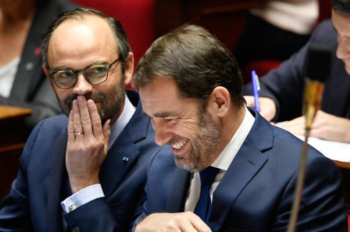 Edouard Philippe et Christophe Castaner en plein fou rire à l'Assemblée nationale