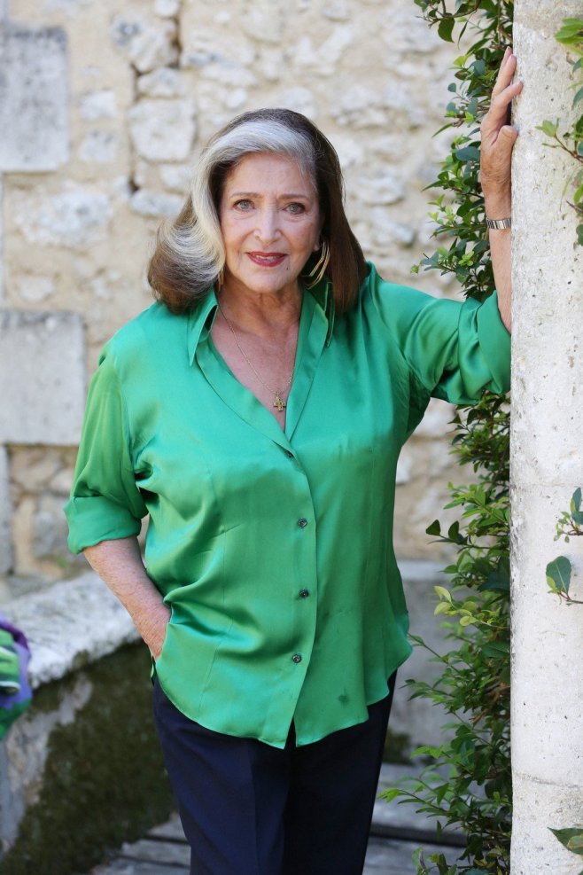 Françoise Fabian, sublime dans sa tunique verte 