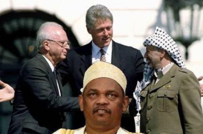 Avec Yitzhak Rabin, Bill Clinton et Yasser Arafat en 1993