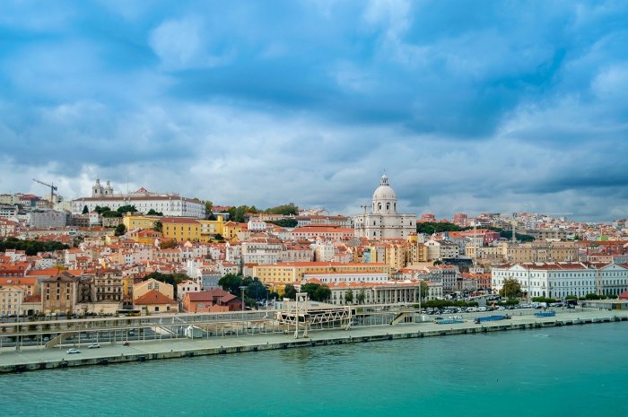 Lisbonne et ses alentours : la capitale du Portugal renferme de nombreuses activités touristiques (histoire, culture...). La ville se situe également non loin des plages.