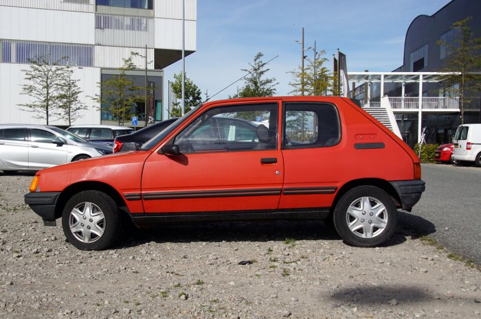 1. La Peugeot 205
