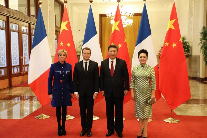 Brigitte Macron et son époux Emmanuel Macron avec Xi Jinping et son épouse Peng Liyuan