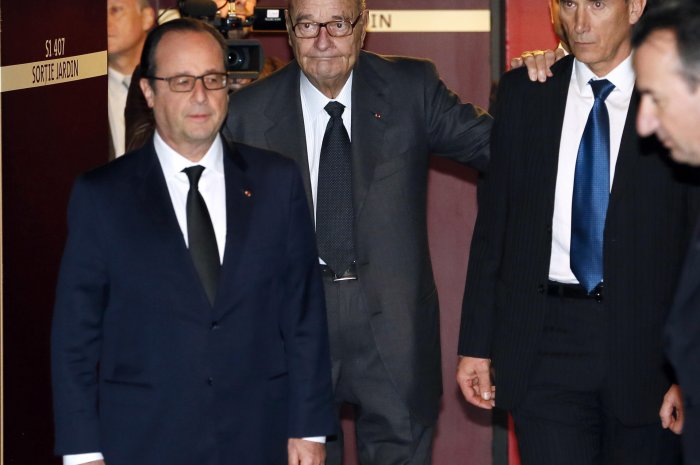 Jacques Chirac éprouve des difficultés à marcher
