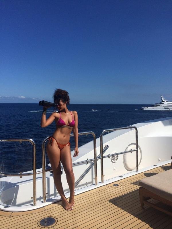 Rihanna s'éclate sur son yacht