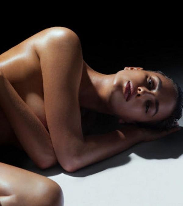 Photos : Irina Shayk, totalement nue pour Natural Beauty