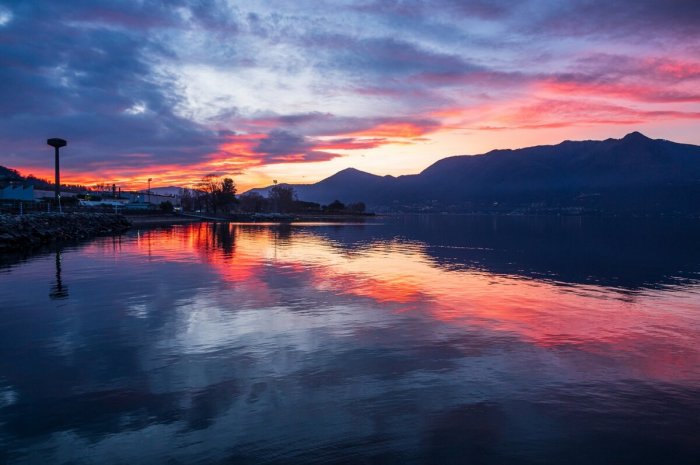 Admirer le coucher de soleil du Lac Maggiore en Italie