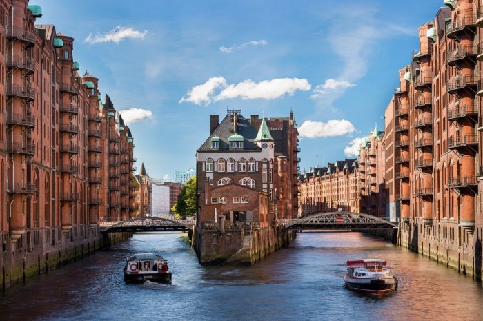 Visiter la ville de Hambourg en Allemagne... les pieds dans l'eau