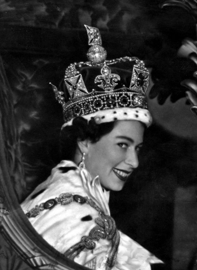 La reine Elizabeth II le jour de son couronnement, le 2 juin 1953