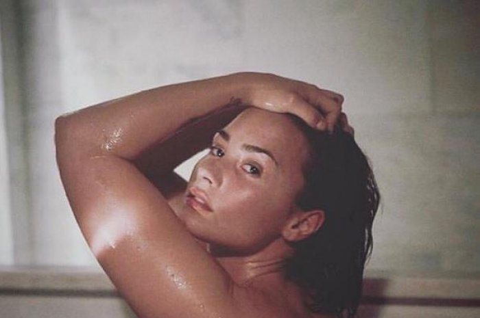 Demi Lovato sexy et authentique pour Vanity Fair
