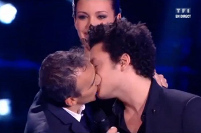 Le baiser d'Eli Semoun et Kev Adams