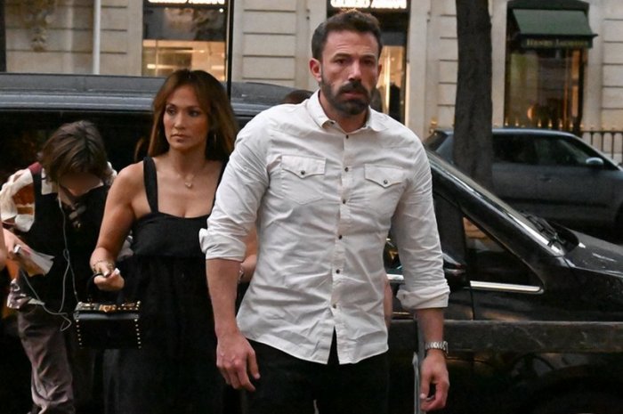 Jennifer Lopez et Ben Affleck arrivent à Paris