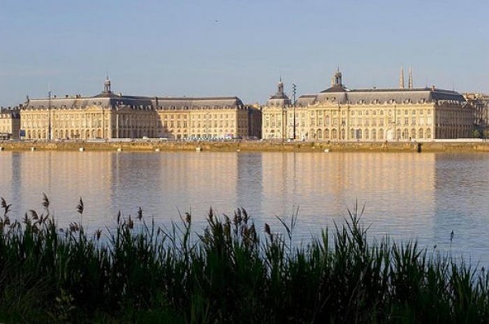 Bordeaux : 244 000 euros pour un 3 pièces (-1,61% en un mois)