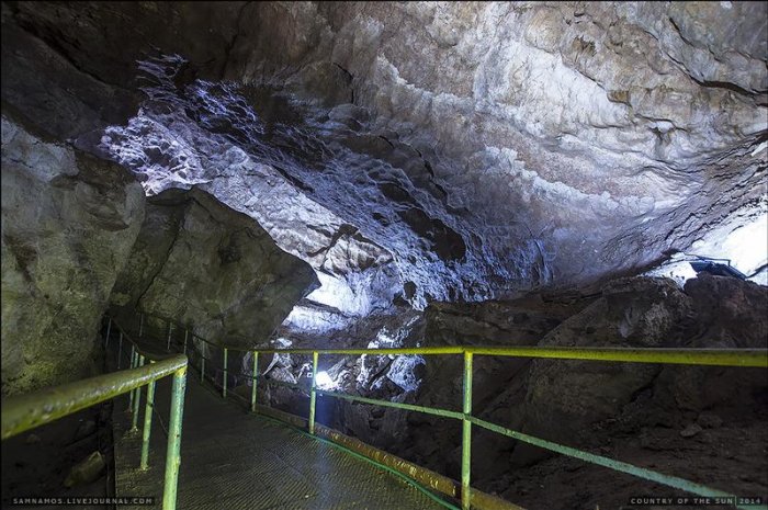 La grotte Novoafonskaia