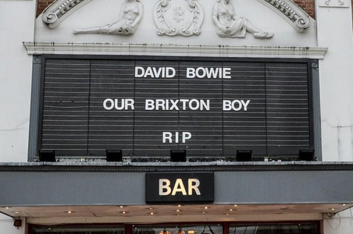 Brixton, son quartier natal, lui rend hommage
