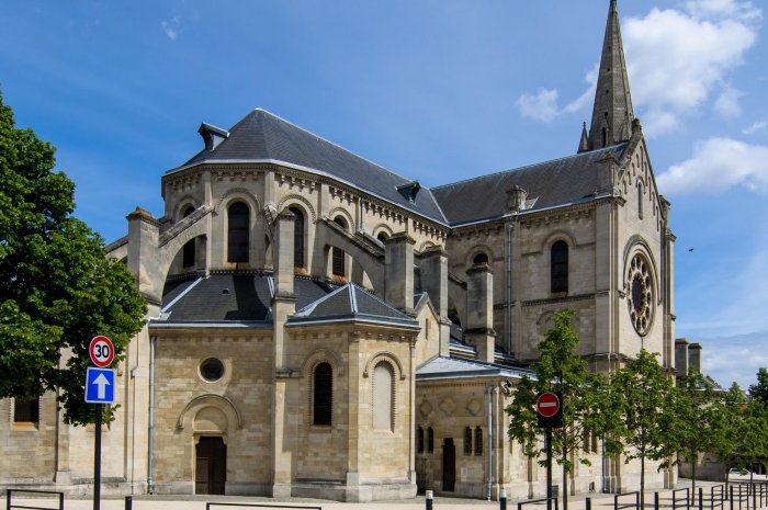 Argenteuil - Impôts locaux : 1 886 euros (taxe d'habitation : 1 234 euros, taxe foncière : 757 euros)