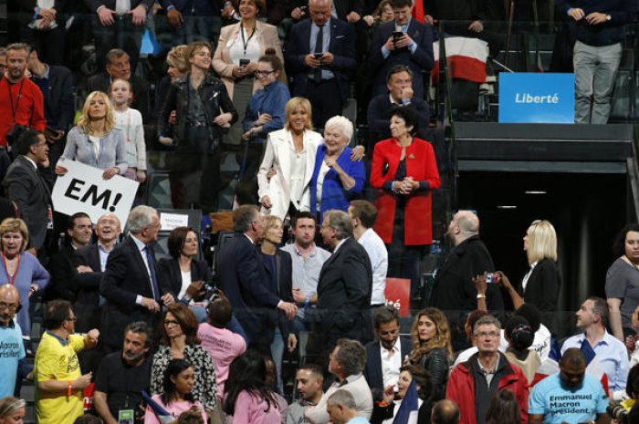 Laurence Auzière parmi les nombreuses célébrités venues soutenir son beau-père, Emmanuel Macron