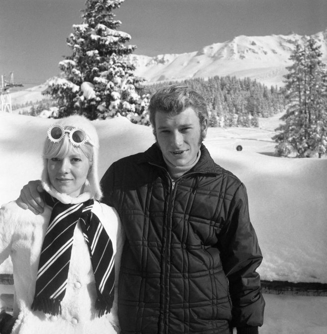 Johnny Hallyday et Sylvie Vartan à la montagne