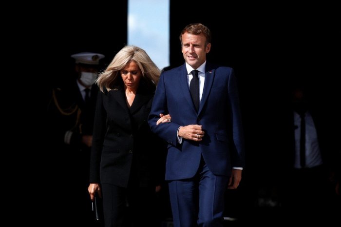 Brigitte Macron rappelée au protocole pendant l’hommage à Jean-Paul Belmondo