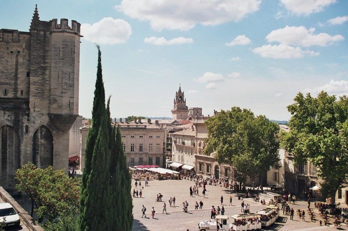 7. Avignon