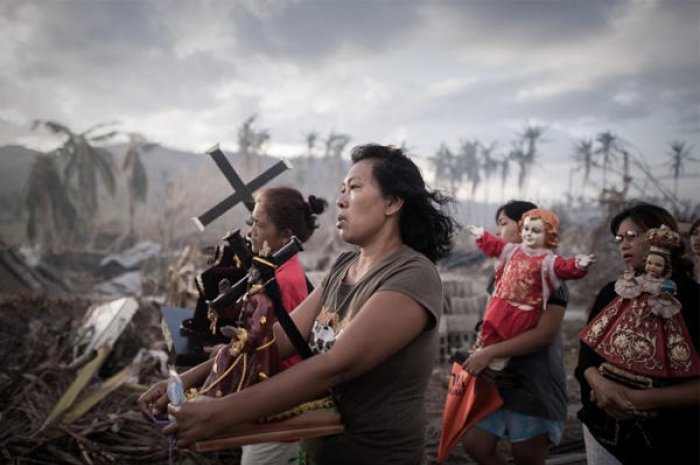 Premier prix de la catégorie Actualité en direct : Les survivants du typhon Haiyan
