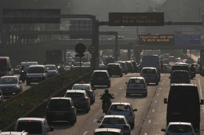 En consÃ©quence du pic de pollution, les vitesses ont Ã©tÃ© rÃ©duites sur les routes