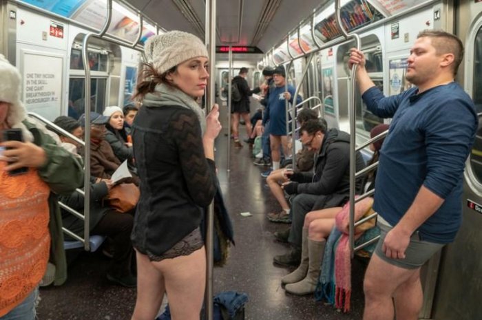 Comme chaque année, des New Yorkais ont participé à la journée sans pantalon dans le métro