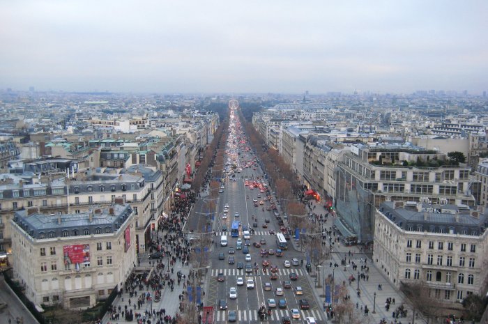 1 - Champs-Elysées/Montaigne