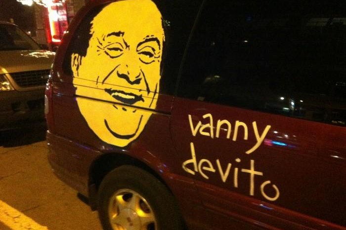 Le conducteur de ce vanne est sans aucun doute un fan de l'acteur Danny DeVito