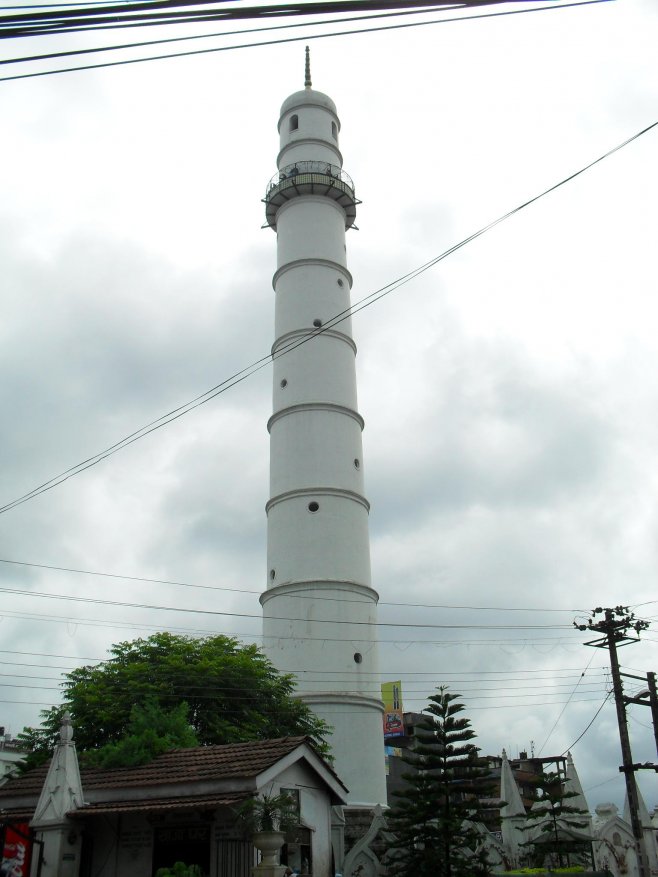 La tour historique de Dharhara avant le séisme
