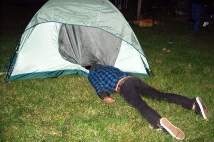 Quand tu es trop fatigué pour rentrer dans ta tente