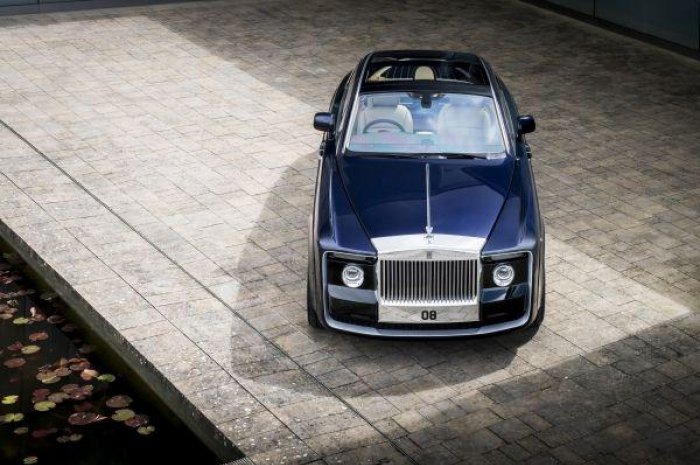 La Rolls-Royce Sweptail vue de l’avant