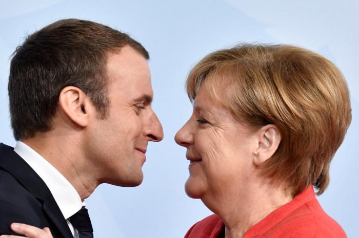 Emmanuel Macron très proche d'Angela Merkel au G20 à Hambourg