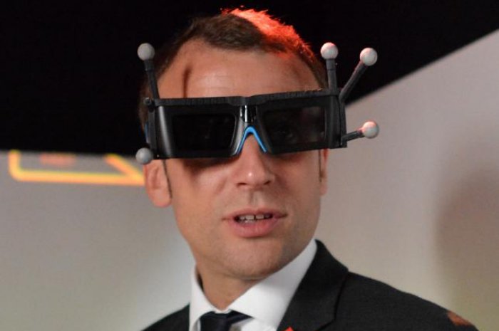 Emmanuel Macron lors du virtual reality booth en 2016