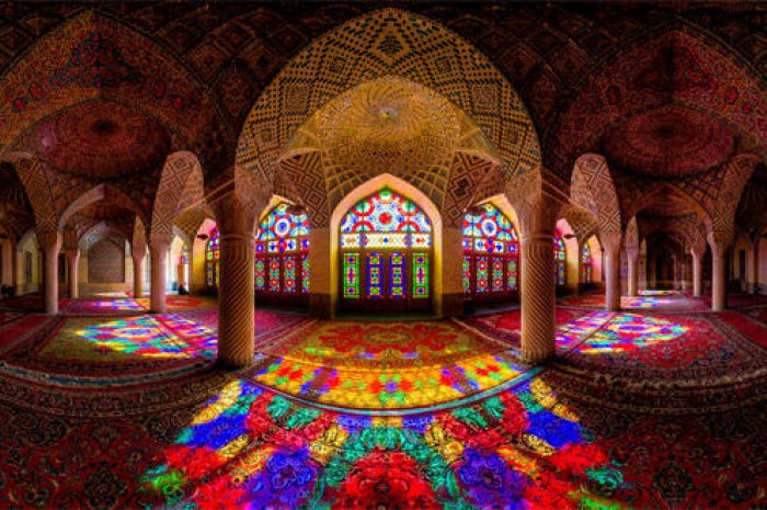 La mosquée Nasir ol-Molk à Shiraz, la "mosquée rose"