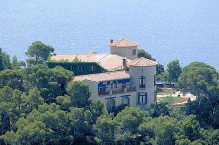 A quoi ressemble la villa de Carla Bruni ?