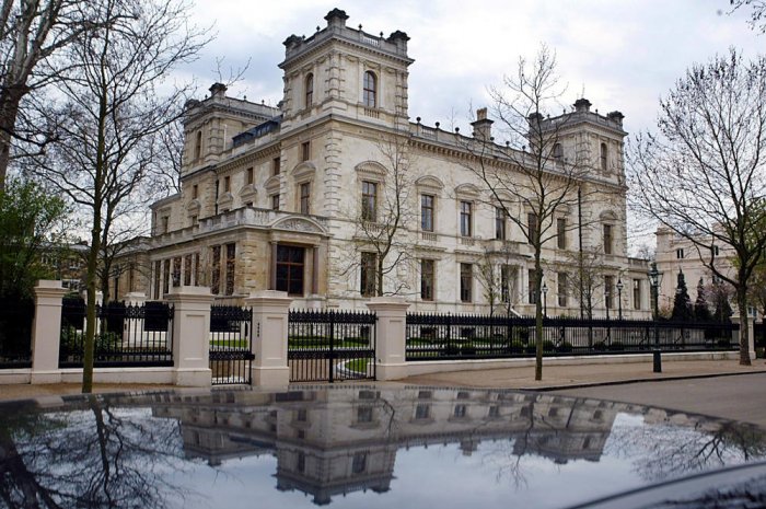 Kensington Palace Gardens, à Londres