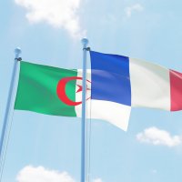 Immigration : faut-il renégocier l'accord franco-algérien de 1968 ?