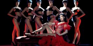 Le Crazy Horse fête ses 69 ans : découvrez les photos les plus sexy du cabaret