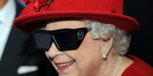 Elizabeth II fête ses 96 ans : toutes les photos insolites et décalées de la reine