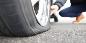 Vacances : gare à l’arnaque "au pneu crevé" qui sévit sur l'autoroute