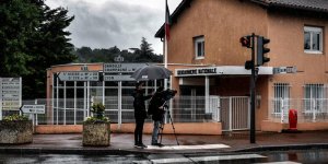 Deux fillettes mortes dans une gendarmerie : la mère "perturbée, voire bipolaire"