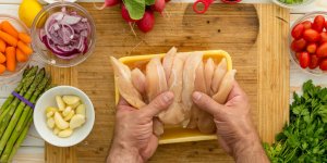 Listeria : du poulet potentiellement contaminé rappelé chez Auchan 