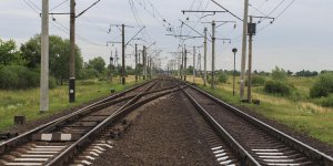 Reims : deux ados discutant sur des rails meurent percutées par un train 