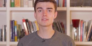 Hugo Travers, le youtubeur de 19 ans qui veut rajeunir le journalisme politique