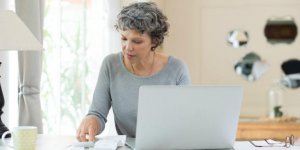 Impôts : bientôt plus besoin de déclarer ses revenus en ligne pour les seniors ? 