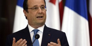 François Hollande : ses mises en scène jugées "too much" par ses collaborateurs ?
