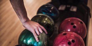Une première à l’échelle francilienne : un bowling réservé aux nudistes !