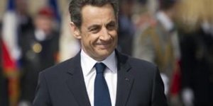 Retour de Sarkozy en politique : les signes qui sèment le doute