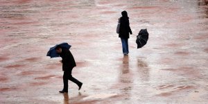 Interdiction de décéder à domicile, de pleuvoir, d’accueillir des ovnis… Quand les maires sont loufoques