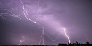 Météo : grêle et orages sont attendus dans 36 départements mardi soir